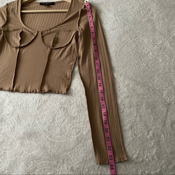 NWT Light Mocha Ribbed Long Sleeve Cropped Top - Picture 5 of 9